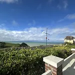 Medaillon, Sur La - Mesnil Val Villa