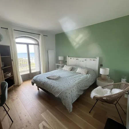 Medaillon, Sur La - Mesnil Val Вилла